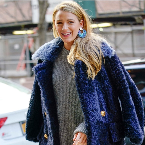 Kendra Scott ‘Diane’ Earrings in Abalone Shell - Picture 2 of 5